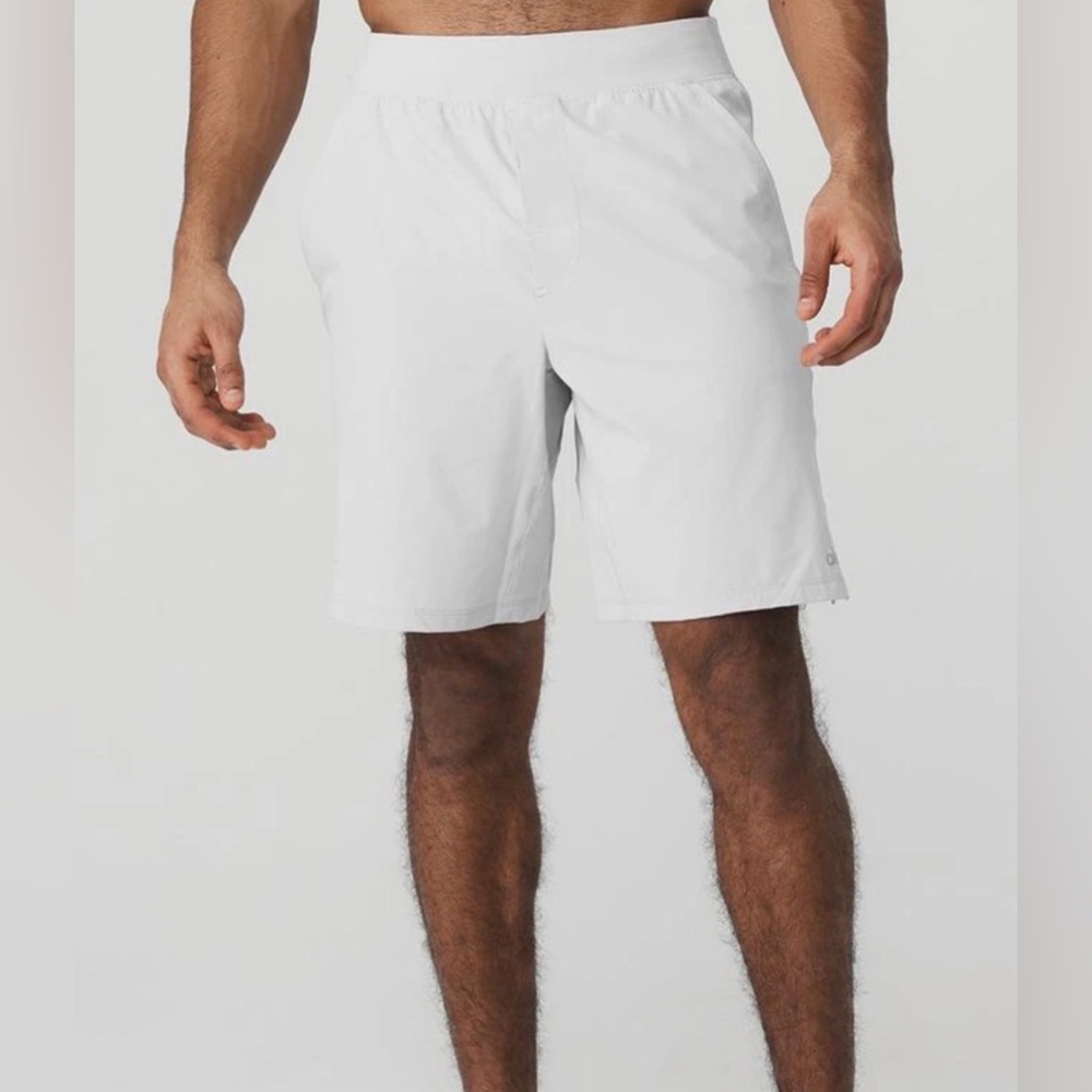 SOLD USED ALO Yoga Men’s “Repetition” Short 7” Inseam (M) *TITANIUM*